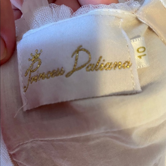 2 beautiful flower girls dresses size 10 and 8 , used once - Picture 6 of 7